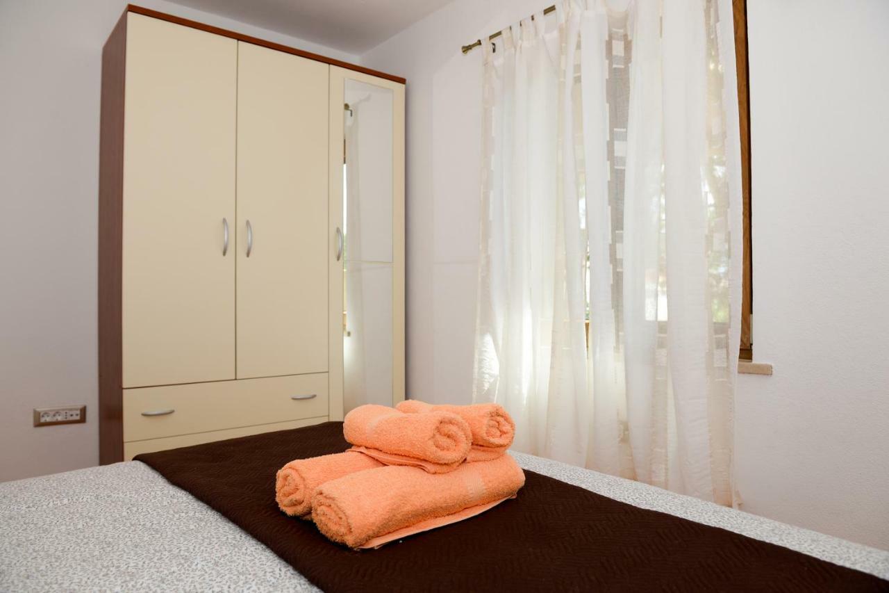 Apartment Markioli Povlja  Esterno foto