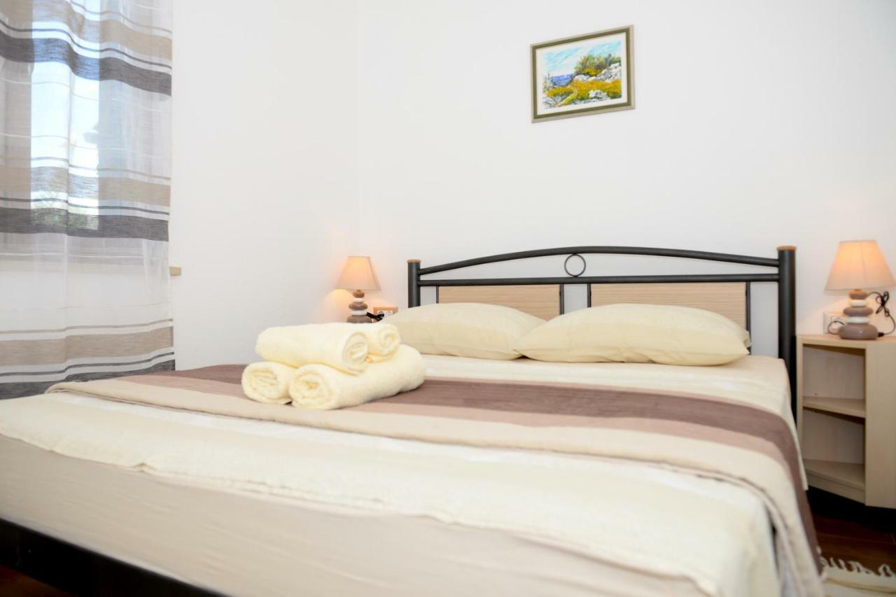 Apartment Markioli Povlja  Esterno foto