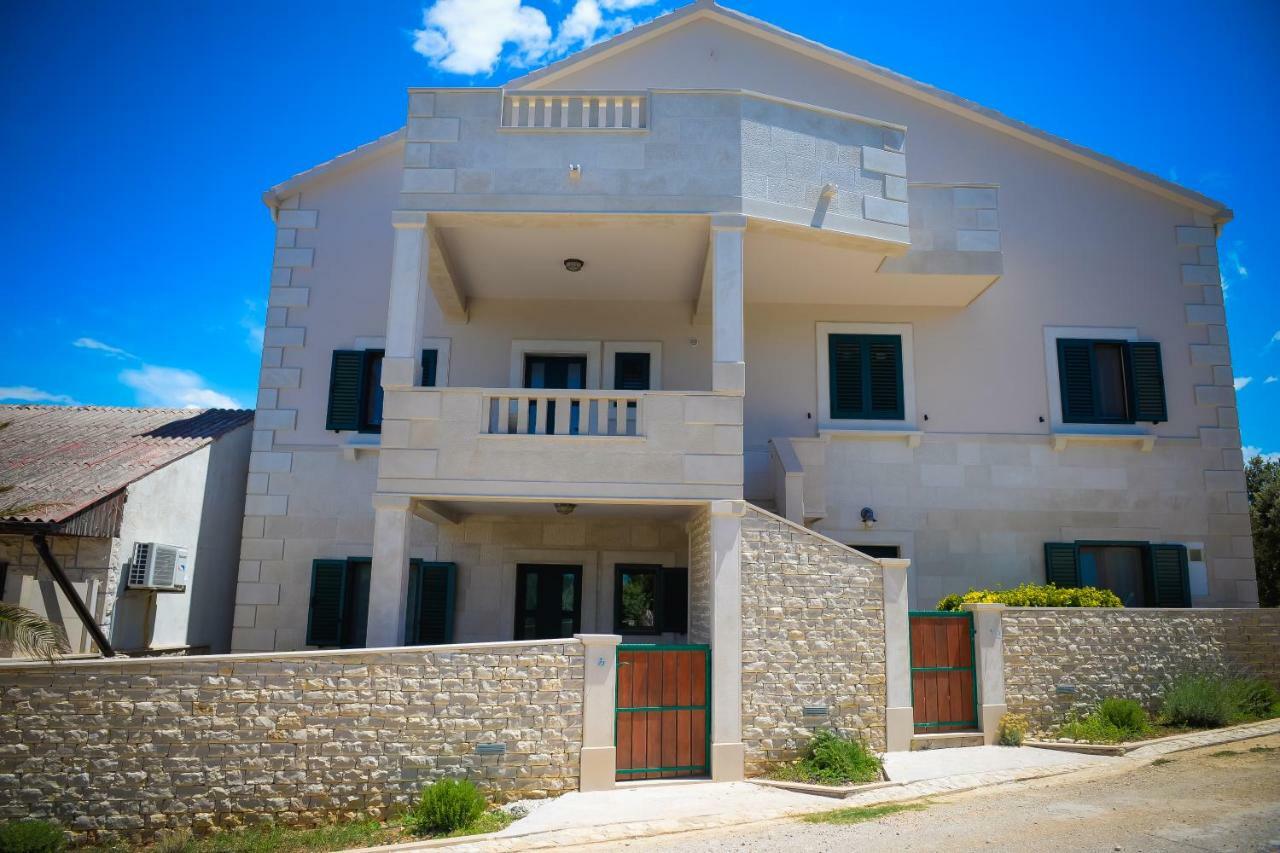 Apartment Markioli Povlja  Esterno foto